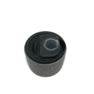 Tuleja mimośrodowa przedniego wahacza do mostu Nissan Patrol