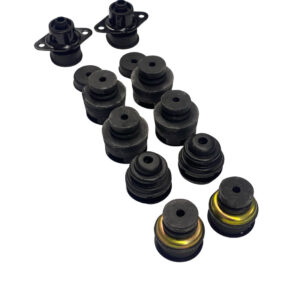 Komplet poduszek mocowania karoserii z ramą Nissan Patrol Y61 LWB